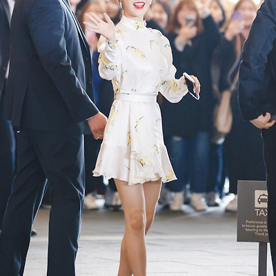190327 아이유 페르소나 제작보고회 출근 직찍
