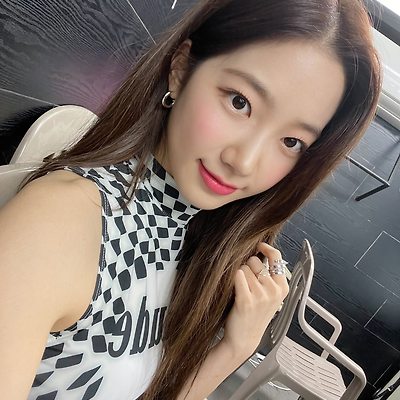 카즈하 위버스 셀카 모음