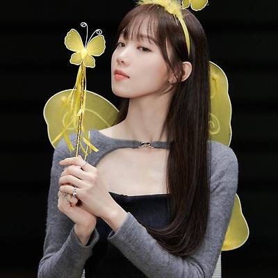 배우 이성경 'YG STAGE 이번판은 이성경' 화보 & 인터뷰