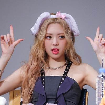 토끼머리띠한 ITZY 유나 팬싸인회 팬직찍 사진