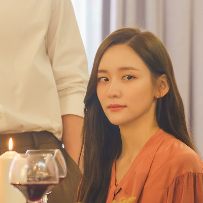 박지현, 도화지같은 매력