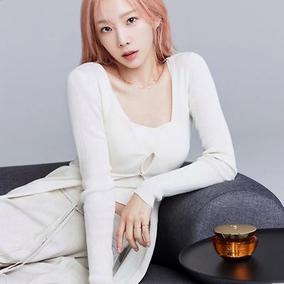 태연 바자 설화수 화보