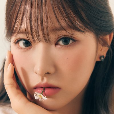[앨범자켓] 2023.09.15 미니1집 [Loossemble]