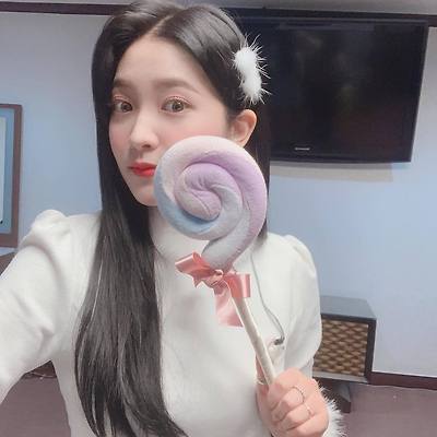 레드벨벳 예리 소녀시대 키씽유 커버 무대 의상
