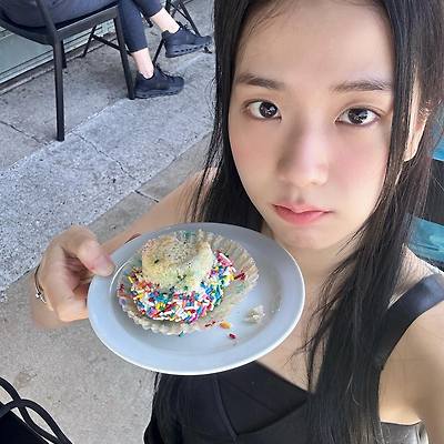 2023년 8월 블랙핑크 지수 미국 투어중 찍은 인스타 셀카, 여행 사진들