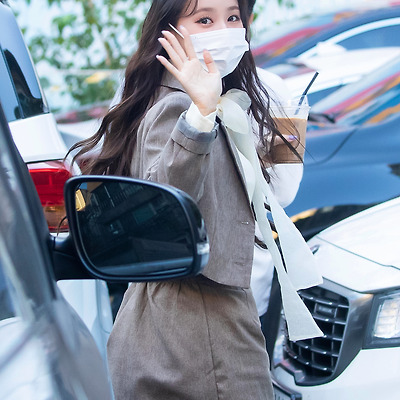 (여자)아이들 수진의 탈퇴, 여신처럼 화사한 미연