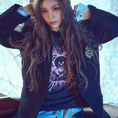 비비지 VIVIZ '싱글즈 (Singles)' 화보