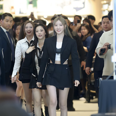 240413 베이비몬스터공개팬사인회 수원스타필드 P01