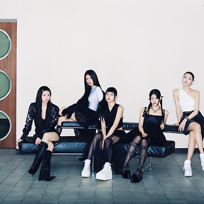 ITZY, 새 미니 앨범 'GOLD' 스페셜 포토 공개