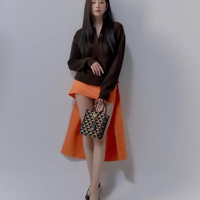 프라다 민주 [순둥섹시밍구리]