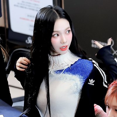 231118 SMTOWN&STORE 팬사인회 카리나 직찍