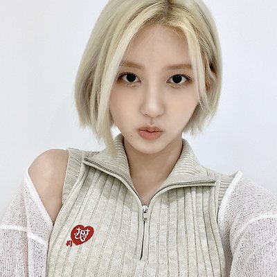 아이브 가을 금발 단발 인스타그램