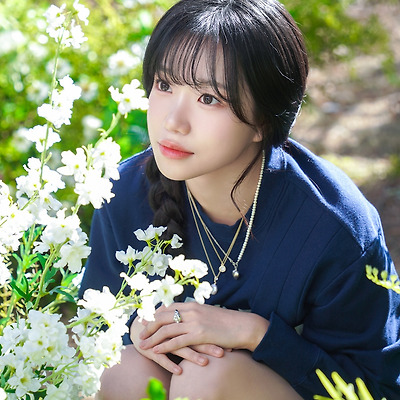 조유리,  MD 비하인드 컷 공개