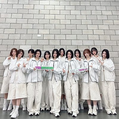 [더쇼 1위] 트리플에스 VV 단발 여신들, 52점 차로 키스 오브 라이프에 1위 빼앗겨 [tripleS VV 실시간 투표 화력은 1위]