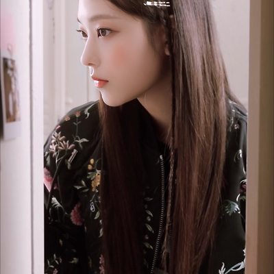 뉴진스 해린 디올 어딕트 립글로우 더블유코리아