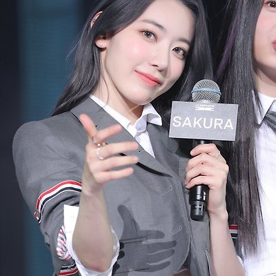 르세라핌 사쿠라 'fearless' 쇼케이스 사진