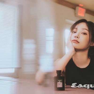 배우 연우 '에스콰이어 (Esquire)' 5월 화보 고화질