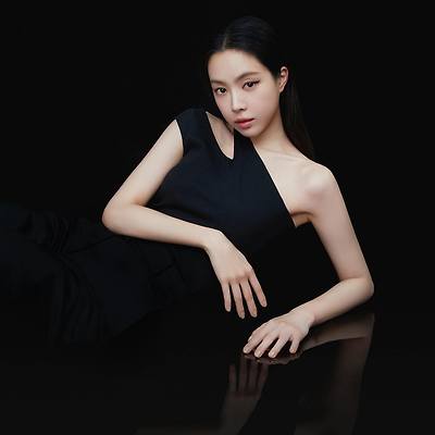 손나은 뉴트로지나 화보