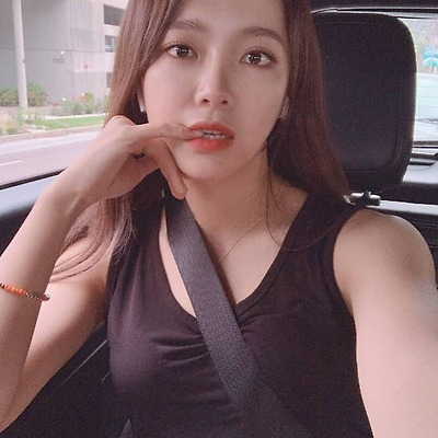 김세정 차에서 셀카
