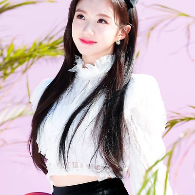 얼마전 데뷔한 걸그룹 Kep1er 엠피디 트위터 데뷔쇼 인트로 사진