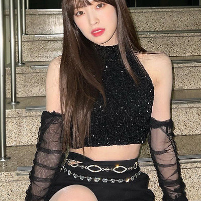 살색스타킹 허벅지 오마이걸 아린 움짤과 사진