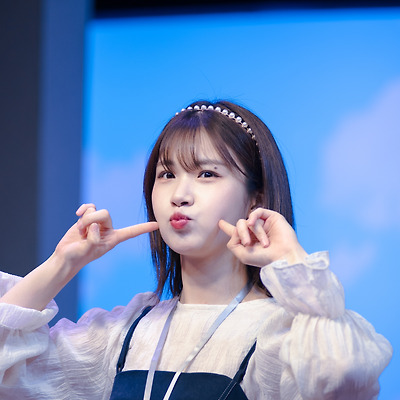 250425 연극 사내연애보고서 멀티녀 役 문아연 25장