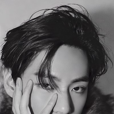 BTS 뷔 폰 초고화질 배경화면 4k 인터뷰 'weverse magazine'