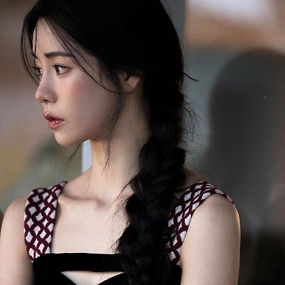 청순한 임지연, 엘르화보 b컷