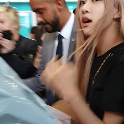 할시  에즈라밀러 만난 블랙핑크 로제