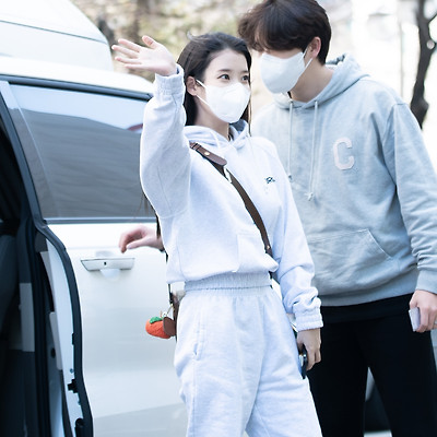 [21.03.30] 유희열의 스케치북 아이유 출근 직찍  by 두탕구리