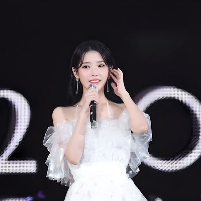 [220920] 아이유 인스타그램 (고화질 보정, 9장)