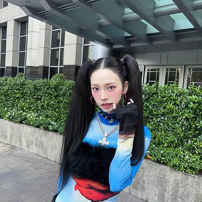 양갈래 머리 카리나