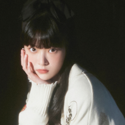 홍은채 (르세라핌) 위버스 매거진 화보