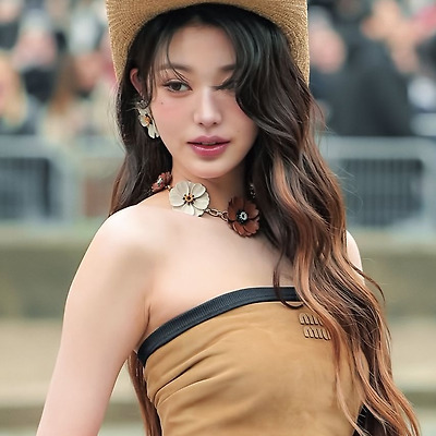 파리에 등장한 카우걸 원영