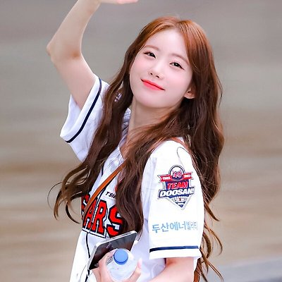 우주소녀 루다 May 21, 2022 두산베어스 응원 팬직찍 사진