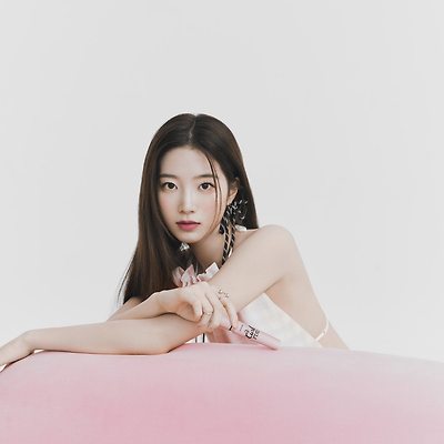 르세라핌 카즈하 에뛰드