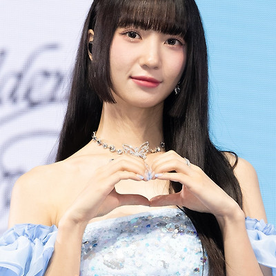 [언론사] 230724 아홉 번째 미니 앨범 '골든 아워글래스' 발매 기념 쇼케이스 (1/2)