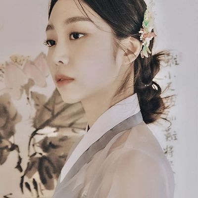 서지수 한복 착샷
