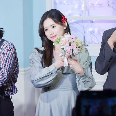 241103 연극 한뼘사이 커튼콜 포토타임 퇴근길 금나리 役 이선재 29장