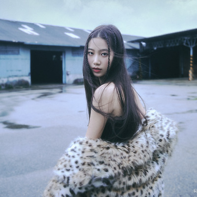 LE SSERAFIM 카즈하 'weverse magazine' 인터뷰 & 화보