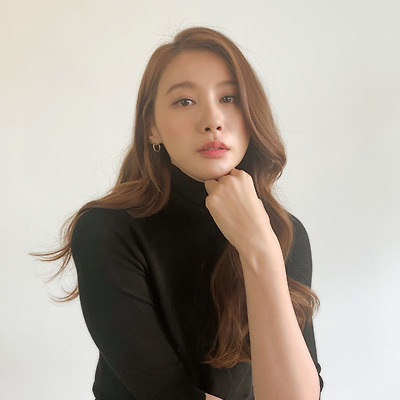 배우 유인영, 새 프로필 사진