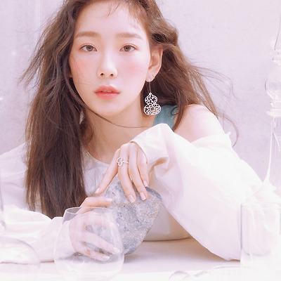 소녀시대 태연 나일론 2019 3월호 고화질 화보 6장