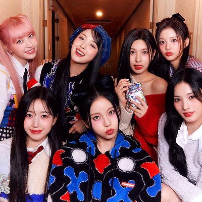 NMIXX 엔믹스 'Funky Glitter Christmas' 콘셉트 포토 1