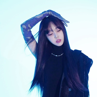 220826 유주 W Korea 화보 촬영현장 비하인드
