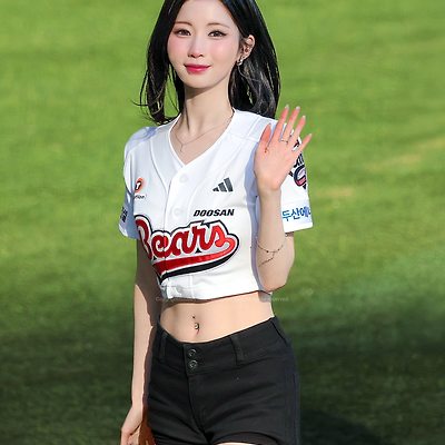 250329 잠실아구장 시구 시타하러 온 베이비몬스터 맴버들 사진