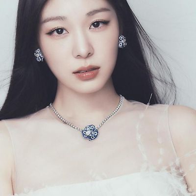 김연아 바자 화보