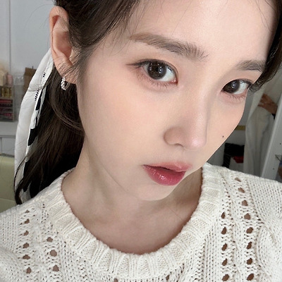 250307 아이유 홍보하러 온 건 맞는데 출연 비하인드 셀카