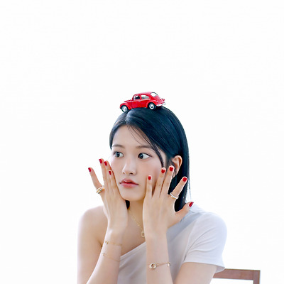 안유진 'Bazaar X Cartier' 촬영 현장 비하인드