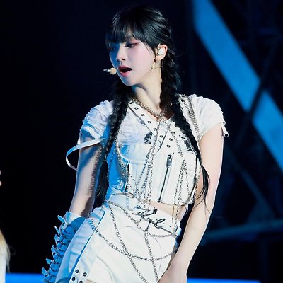 에스파 카리나의 SMT 콘서트 GOT the beat Step Back 팬직찍 사진과 움짤 gif