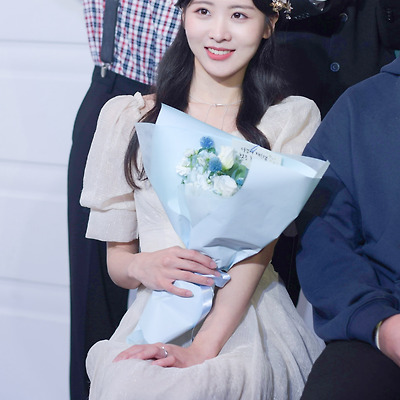 241103 연극 한뼘사이 커튼콜 포토타임 퇴근길 마혜리 役 이재희 28장